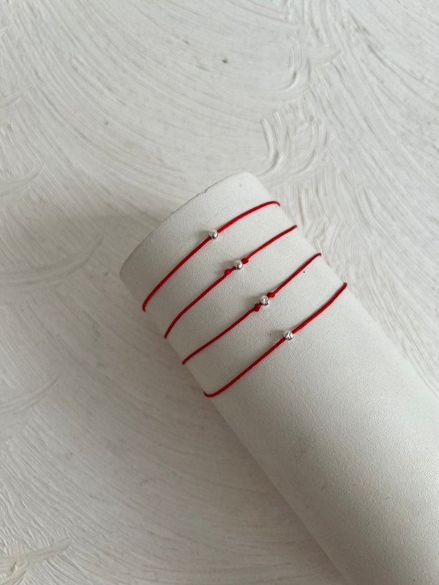 دستبند رد استرینگ گوی نقره ۹۲۵ | نماد عشق و پیوند