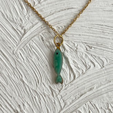 چارم و گردنبندهای دریایی در رنگ بندی سبز