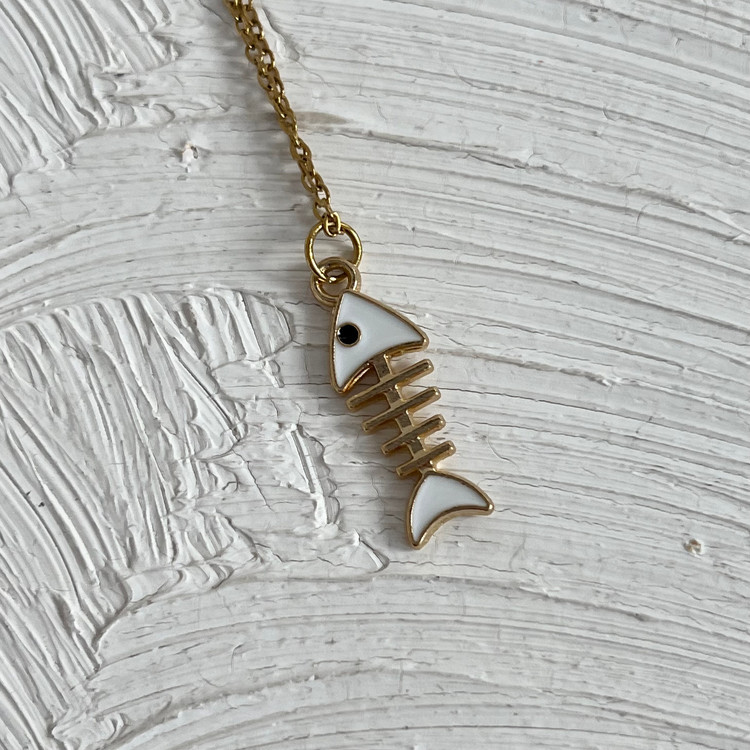 گردنبند اسکلت ماهی با منجوق رنگی و زنجیر